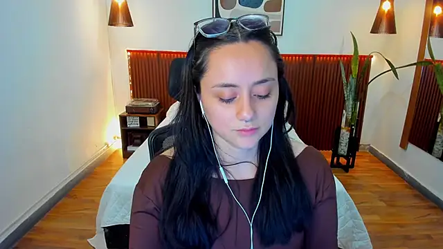 KatherineBond webcam