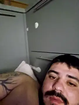 HiddendesireXO01 webcam