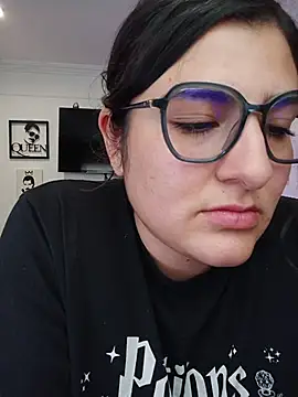 ahrianabluff - Ahrianabluff's free webcam