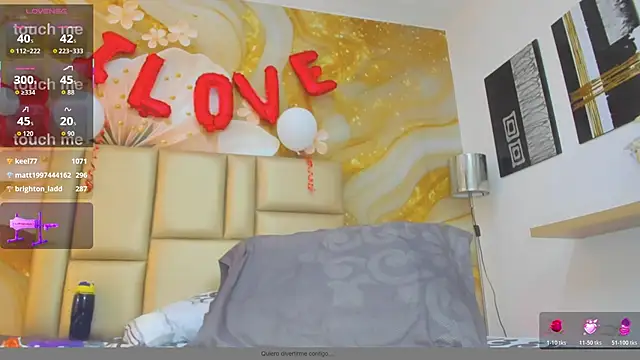 NahomiWalker_ webcam