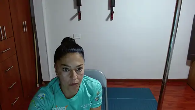 Anitta_muscle webcam