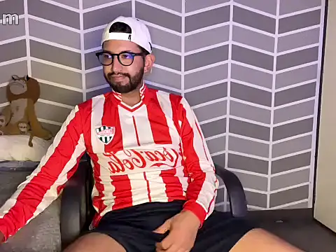 thomass1018 - Thomass1018's free webcam - UK Sex Cams