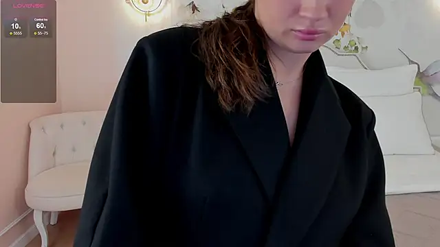 milaleoneli - Milaleoneli's free webcam - UK Sex Cams