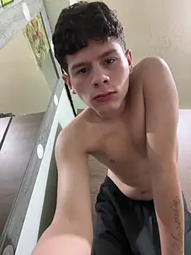 andy12912 - Andy12912's free webcam