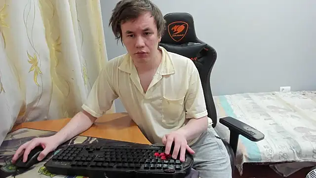 iliaskrislove - Iliaskrislove's free webcam - UK Sex Cams