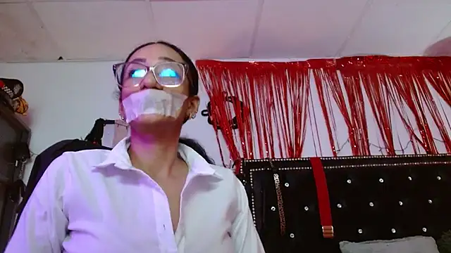 AmelieMartinez webcam