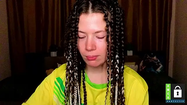 Alicia_redfollow webcam