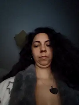 naughty69curls webcam