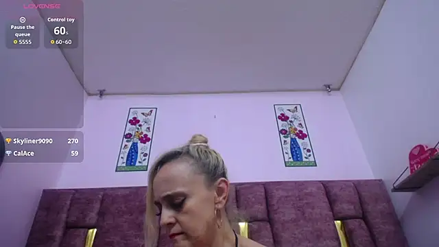 VICTORIAHANK_ webcam