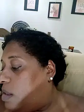 Maliaebonyfetish webcam