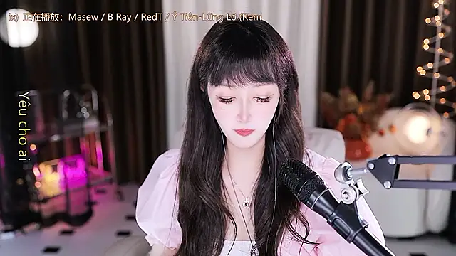 美女xiaoya666--baby在线直播