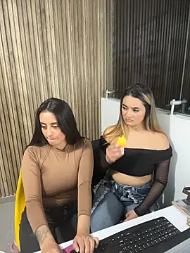 Antonella_Julieta webcam