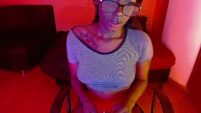 vickycat_x - Vickycat_x's free webcam - UK Sex Cams