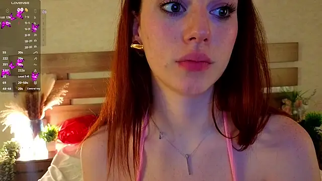 stacywatts - StacyWatts's free webcam