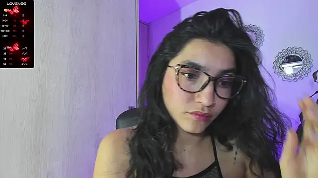 bella_thorne3 webcam