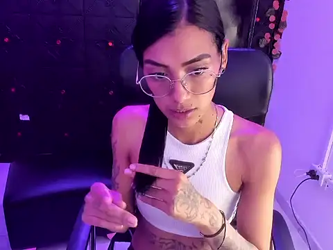 KarlaSlutSkinny__ webcam