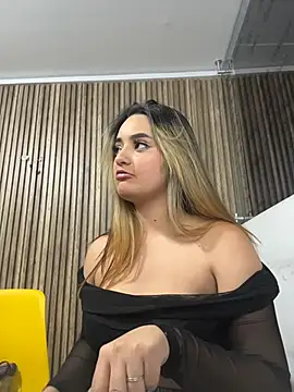 Antonella_Julieta webcam