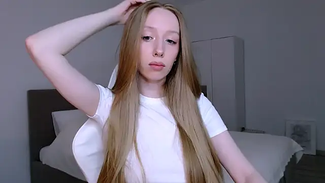 Luna_insniity webcam