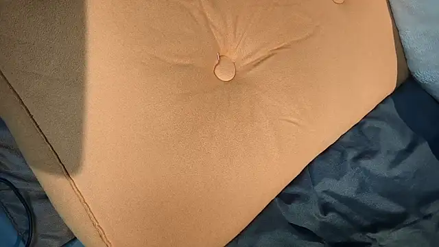 美女AngelwithEcup在线直播