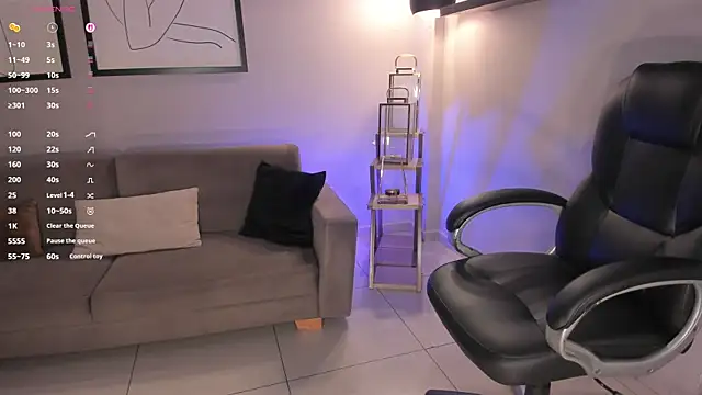 LizzHamilton__ webcam