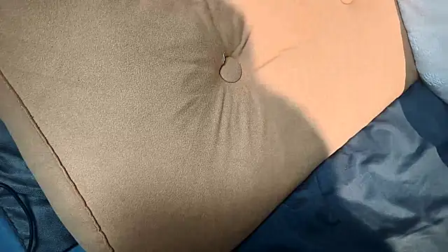 美女AngelwithEcup在线直播