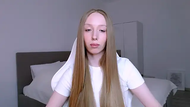 Luna_insniity webcam