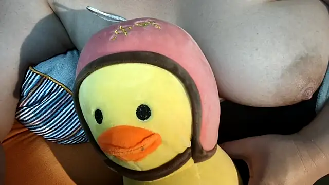 AngelwithEcup webcam