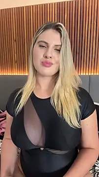 EmiilyAdams_ webcam