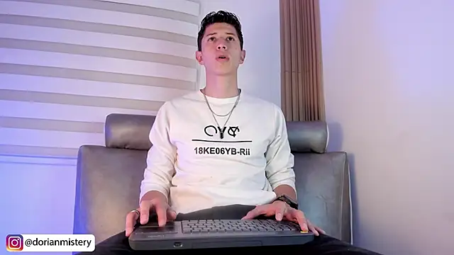 Dorianmistery2322_ webcam