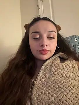 CharmingMaddie webcam