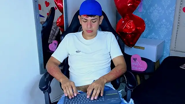 Blakee_Blossom webcam