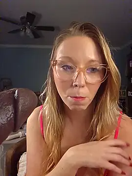 NikkiB653466 webcam