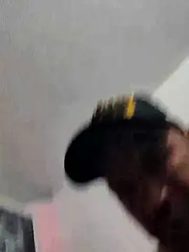 hairyandbigmann Live Webcam on Stripchat