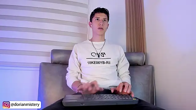 Dorianmistery2322_ webcam