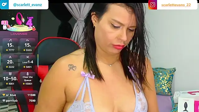 Scarlett_Evanz webcam