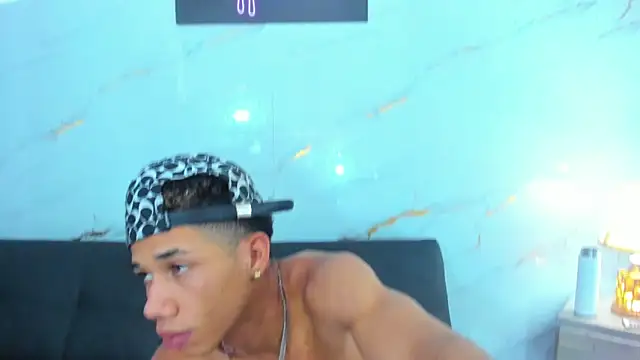 Little_nicoll webcam