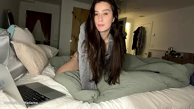 MysteriousMadam webcam