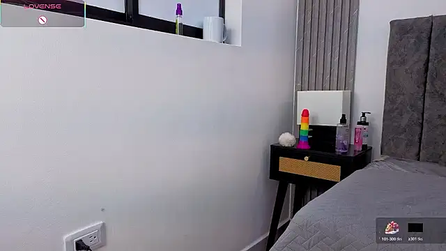 ema_stone65 - Ema_Stone65's free webcam