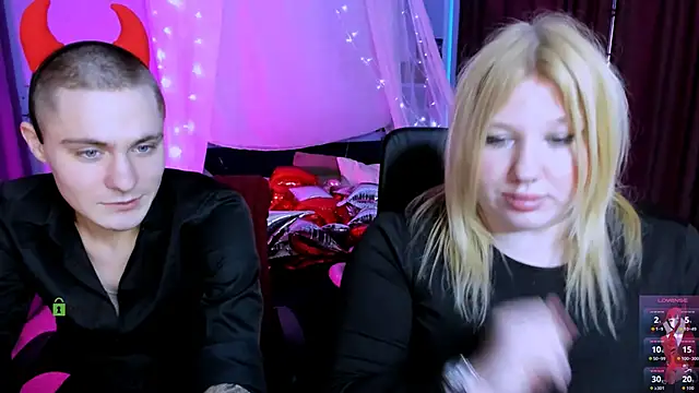 juli_kisss Live Webcam on Stripchat