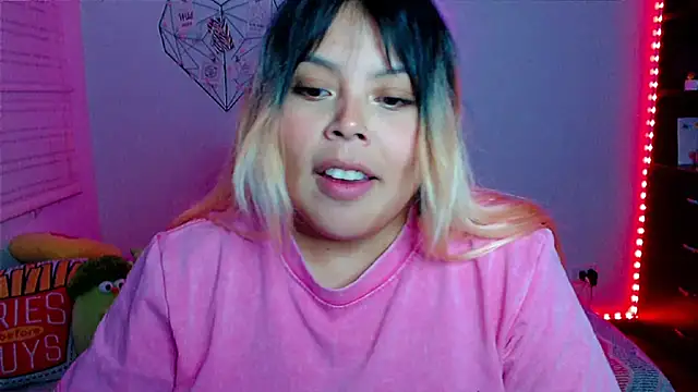 elliemoonx - EllieMoonX's free webcam - UK Sex Cams