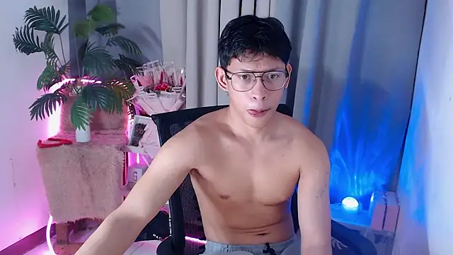 pinkcock_froi2305 webcam