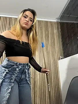 Antonella_Julieta webcam