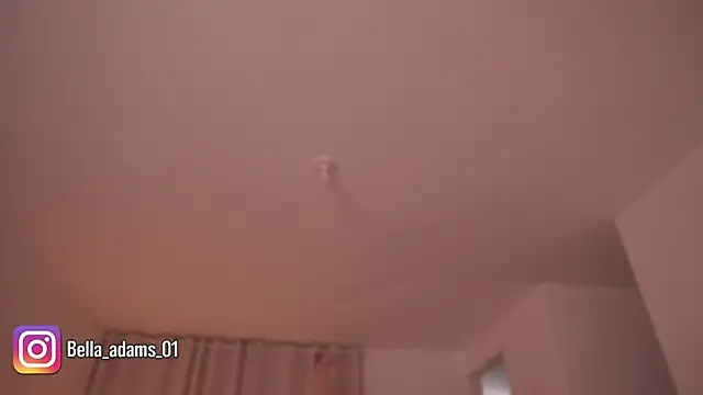bella_adams_ webcam