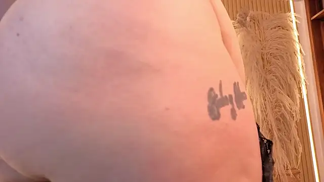 Bruja__Scarlata webcam