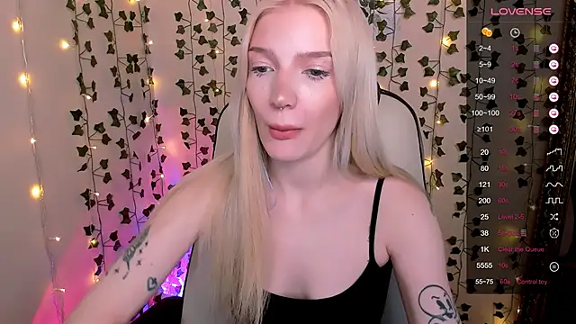 AnyaTaylor_ webcam