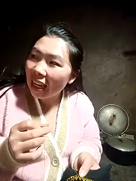 quynhkoolbae - Quynhkoolbae's free webcam