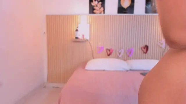 Harmony_Malkova webcam