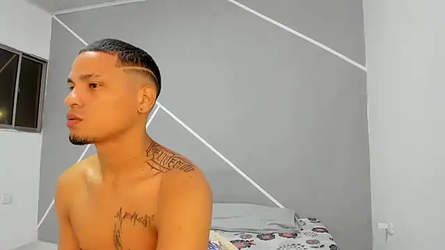 Sexy777Couple webcam