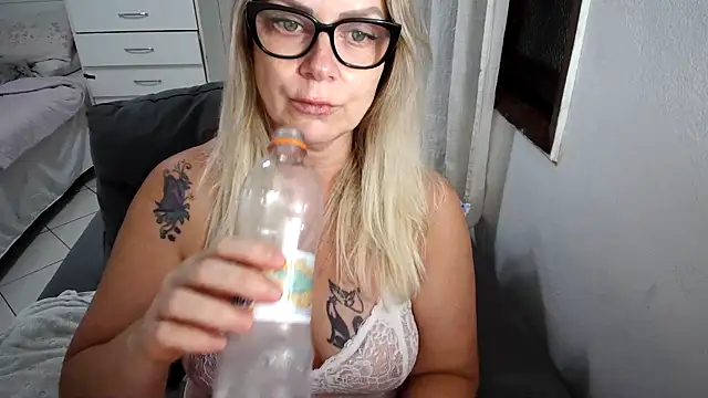 micchellina - Micchellina's free webcam