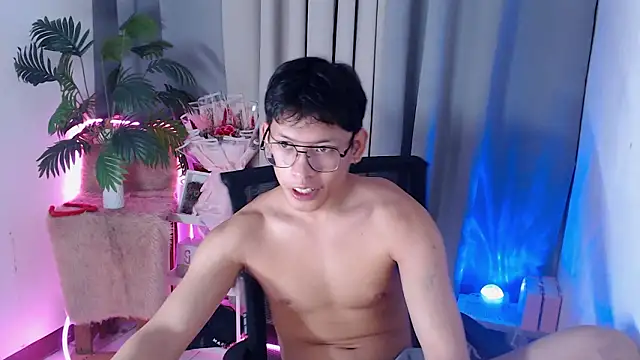 pinkcock_froi2305 webcam